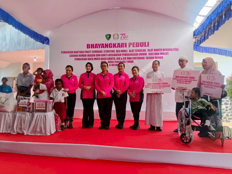 Ketua Umum Bhayangkari Tinjau Bakti Kesehatan di Ende, Warga Antusias