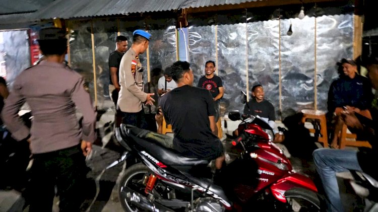 Polres Flotim Gelar Patroli Dialogis Harkamtibmas di Kota Larantuka Jaga Situasi Kondusif
