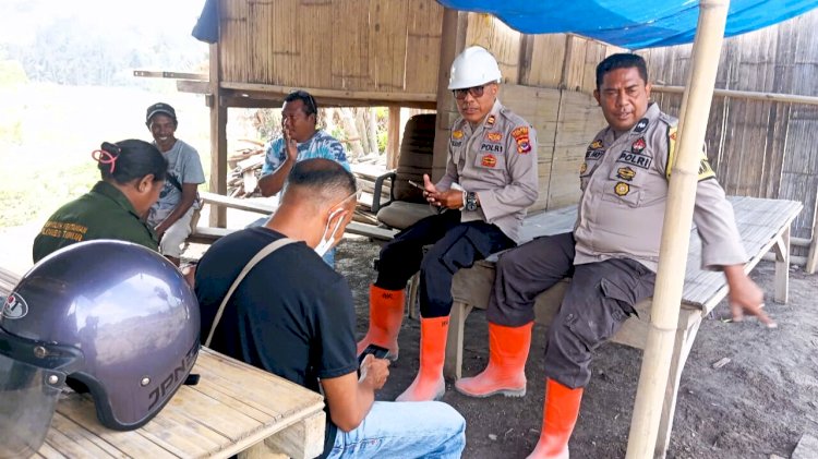 Kapolsek Wulanggitang Bersama Bhabinkamtibmas Sambangi Warga Rianghulu, Ajak Warga Waspada Lahar Dingin