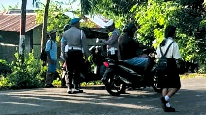 Operasi Zebra Turangga 2025, Polres Flotim Tindak Pelanggar Demi Keselamatan