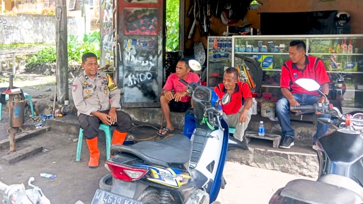 Ajak Warga Jaga Kamtibmas, Aipda Agustinus Fay Sambangi Bengkel Motor