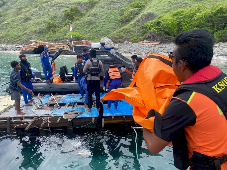 Kapolda NTT Sampaikan Belasungkawa, Satu Lagi Jenazah dan Bangkai KM Putri Sakinah Ditemukan