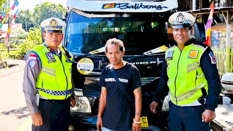 Tekan Risiko Kecelakaan, Satlantas Polres Flotim Lakukan Ramp Check Bus