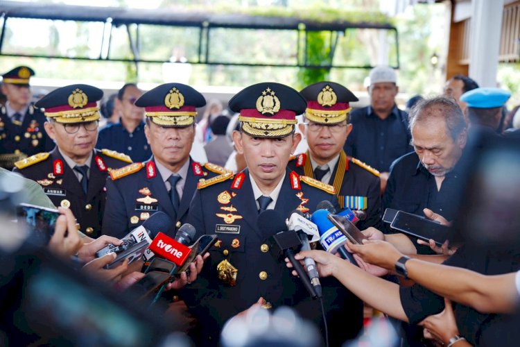 Hadiri Pemakaman, Kapolri: Pesan Eyang Meri Jadi Inspirasi dan Semangat Keluarga Besar Polri 