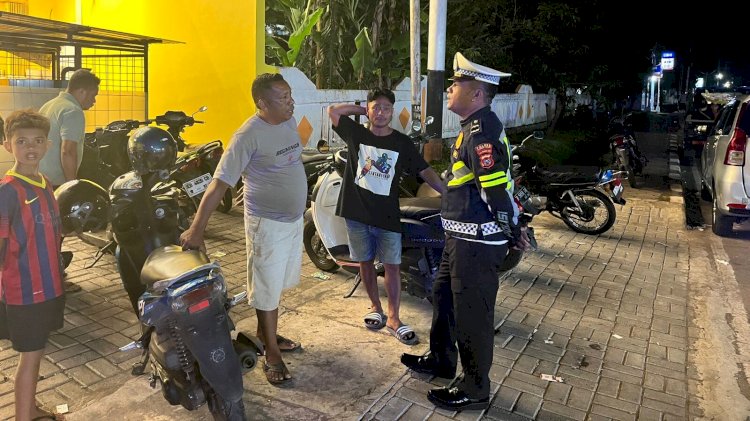 Patroli Lampu Biru, Upaya Sat Lantas Polres Flotim Tekan Pelanggaran Lalu Lintas