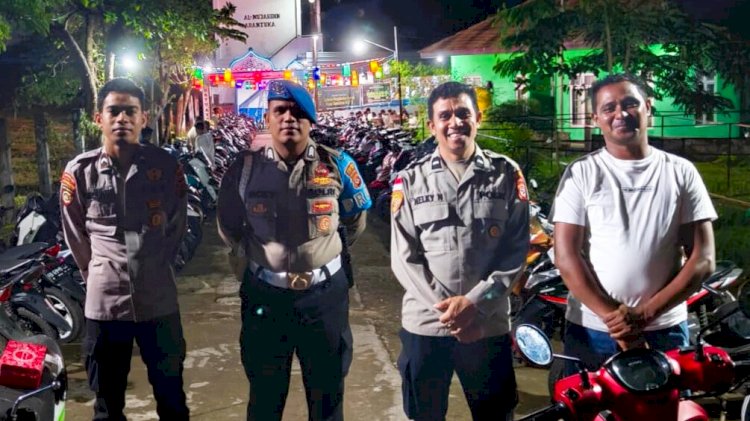 Pengamanan Humanis Polres Flotim Warnai Ibadah Malam di Larantuka