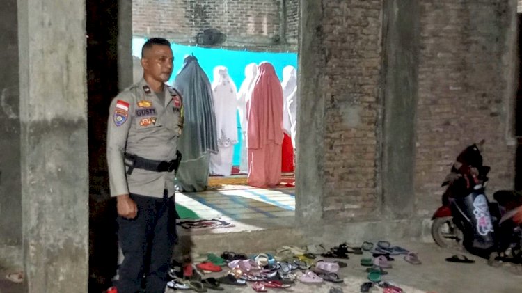 Ibadah Tenang, Pengamanan Maksimal Polsek Titehena di Desa Adabang