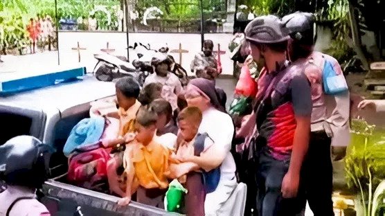 Aksi Cepat Polres Flotim Amankan Anak-Anak Sekolah dari Wilayah Konflik