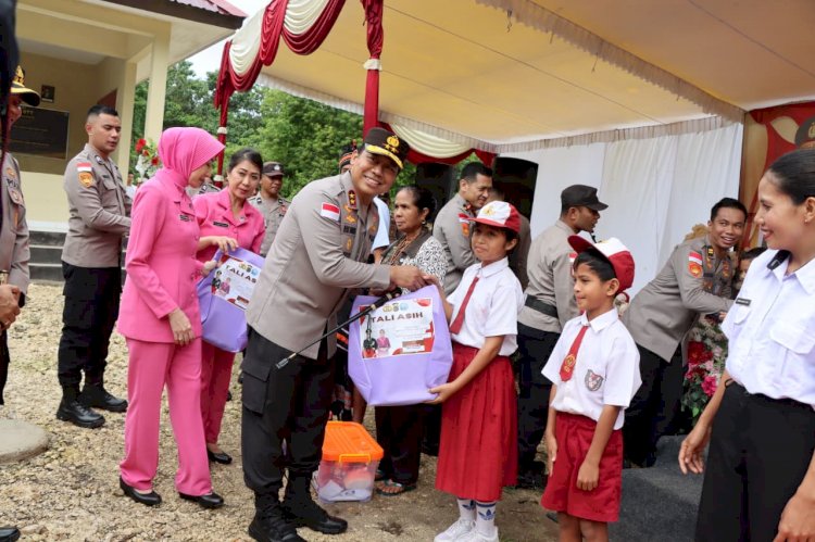 Kapolda NTT Berbagi Tali Asih di Peresmian Pospol Umbu Ratu Nggay Barat, Wujud Semangat “NTT Penuh Kasih”