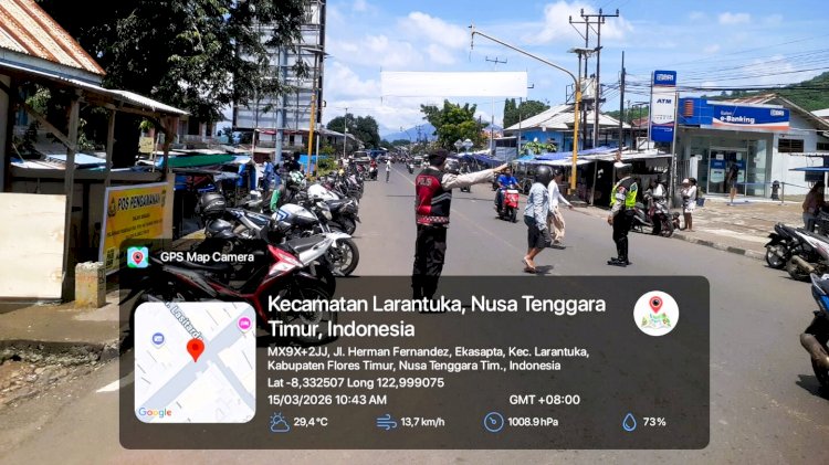 Aktivitas Pasar Meningkat, Personel Pos Pam Pasar Inpres Lakukan Pengaturan Lalin