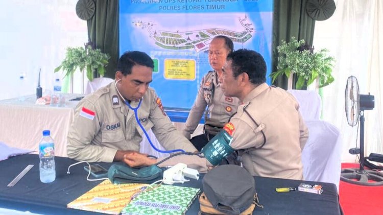 Sidokkes Polres Flotim Pastikan Kesehatan Anggota Tetap Terjaga Selama Operasi