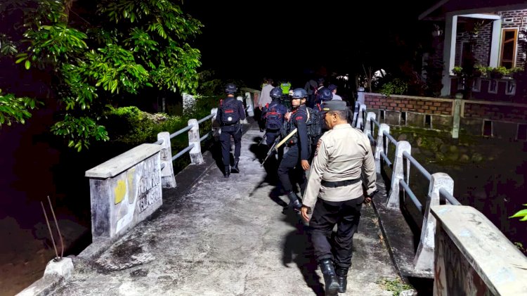 Patroli Semalaman, UKL II dan Brimob Pastikan Larantuka Kondusif Jelang Semana Santa