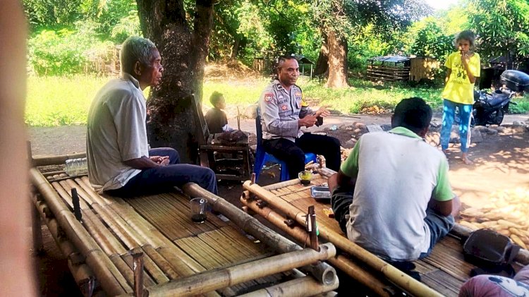 Kehadiran Bhabinkamtibmas AIPDA Sake di Tengah Masyarakat Diwujudkan Melalui Kegiatan Sambang dan Patroli Dialogis
