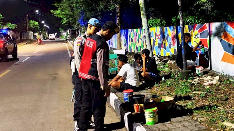 Jaga Kamtibmas Tetap Kondusif, Polres Flores Timur Intensifkan Patroli Dialogis Malam Hari