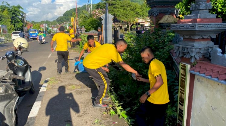 Wujud Kepedulian dan Kebersamaan, Polres Flores Timur Gelar Jumat Bersih