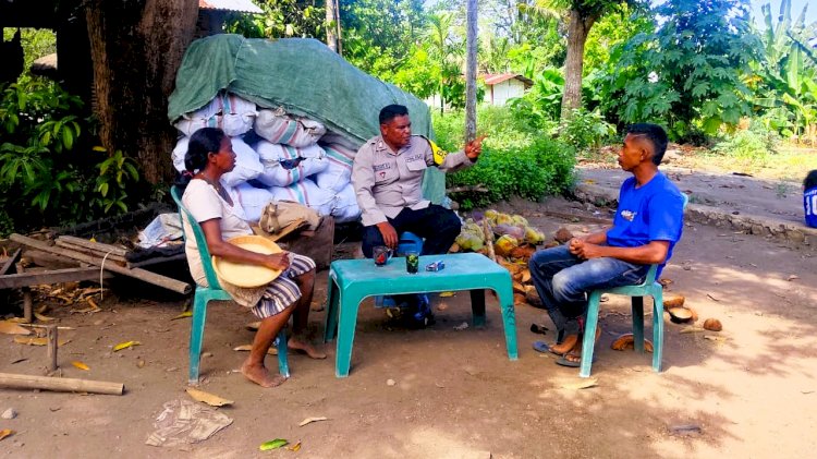 Sambang Humanis di Ojandetun, BRIPKA Semarno K. Nenotek Ajak Warga Jaga Kamtibmas