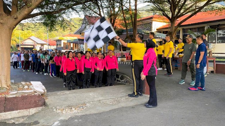 Kapolres Flores Timur AKBP Adhitya Octorio Putra Lepas Jalan Santai, Sinergi Lintas Instansi Menggema di Hari Bhayangkara ke-80