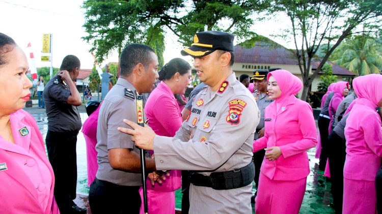 Haru dan Bangga Warnai Kenaikan Pangkat 38 Bintara Polres Flores Timur