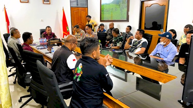 Bupati Flores Timur Beserta Kapolres, Dandim, Ketua DPRD serta Kedua Kepala Desa Satukan Langkah Wujudkan Percepatan Perdamaian Dua Desa yang Berselisih