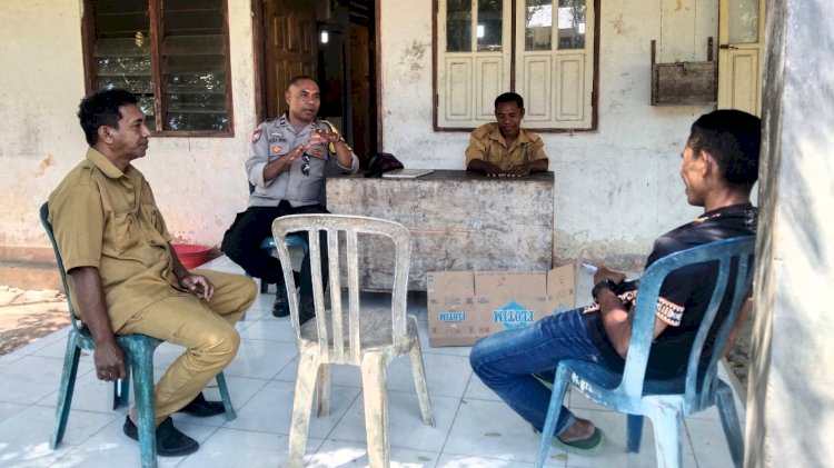 Sambangi Desa Bantala dan Riangkotek, Bhabinkamtibmas Sampaikan Pesan Kamtibmas dan Cegah Karhutla