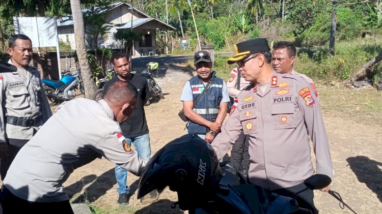 Kunjungi Polsek Adonara, Kapolres Flores Timur Cek Progres Pembangunan Asrama