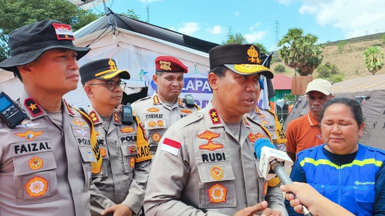 Di Tengah Gempa, Lahir Gempita: Kapolda NTT Sambangi Bayi yang Lahir Saat Bencana di RSUD Aeramo