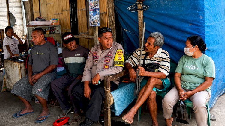 Bhabinkamtibmas Desa Boru Aktif Sambangi Warga, Perkuat Sinergi Jaga Kamtibmas