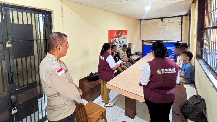 Polres Flores Timur Bersama Kemenag Berikan Siraman Rohani kepada Tahanan