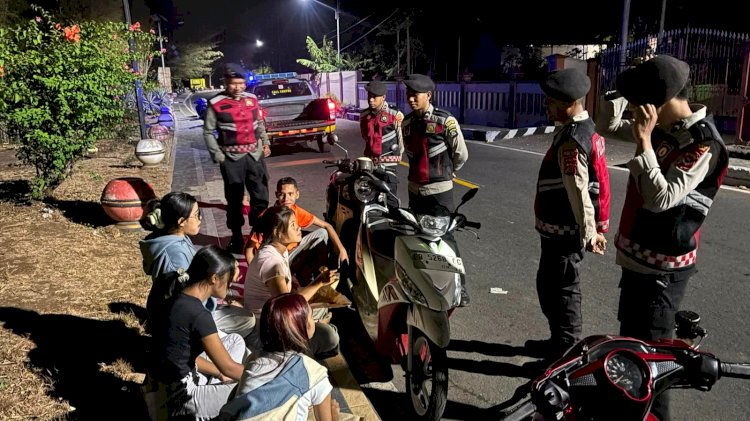 Bukan Sekadar Berkeliling, Patroli Malam Polres Flotim Jaga Kenyamanan Warga