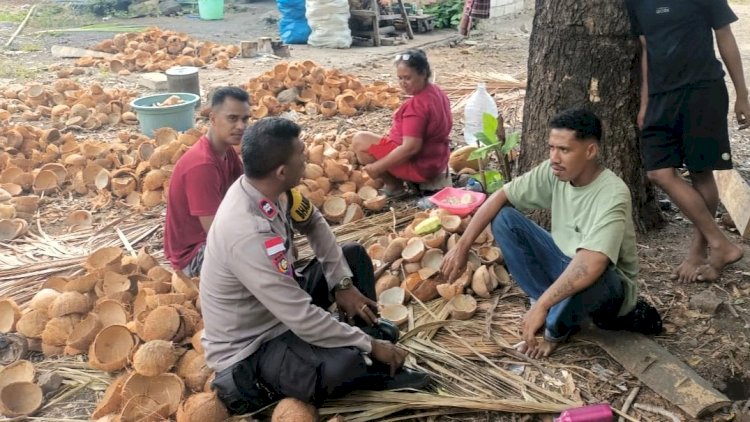 Tak Harus Formal, Bhabinkamtibmas Hurung Sapa Warga Lewat Dialog Santai