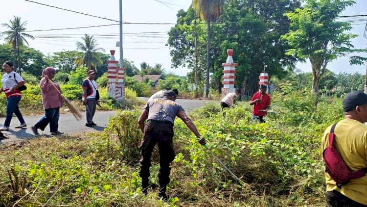Polsek Adonara Timur Bersama Brimob dan Pemerintah Bergerak Menata Lokasi Hunian Sementara untuk Brimob