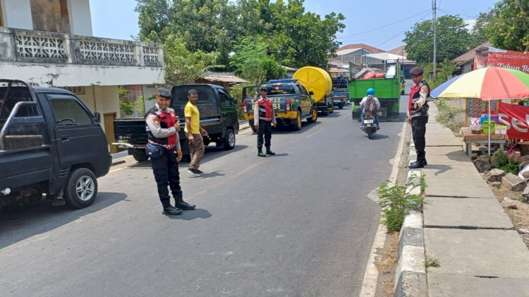 Patroli Humanis Sat Samapta Polres Flores Timur, Ingatkan Pengendara Tertib dan Utamakan Keselamatan