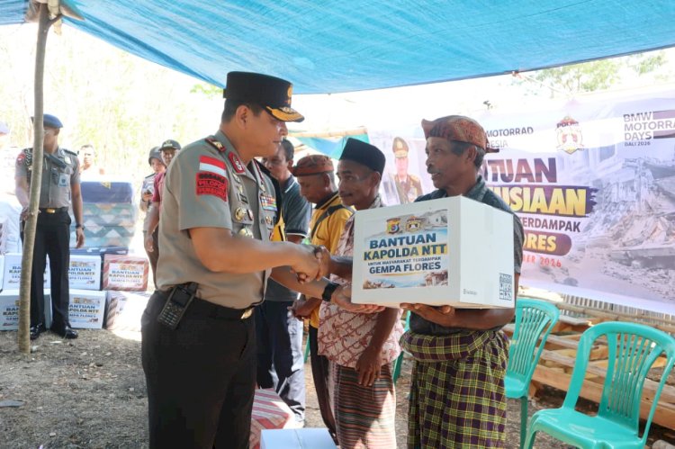 Kapolda NTT Irjen Pol. Reza Arief Dewanto Sambangi Warga Terdampak Gempa di Manggarai Barat, Salurkan Bantuan Kemanusiaan