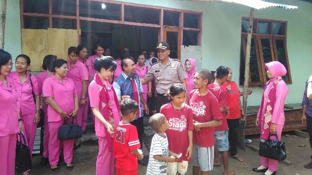 Keluarga Besar Polres Flotim Melaksanakan Anjang Sana ke Panti Asuhan Dalam Rangka HUT Bhayangkara ke 71