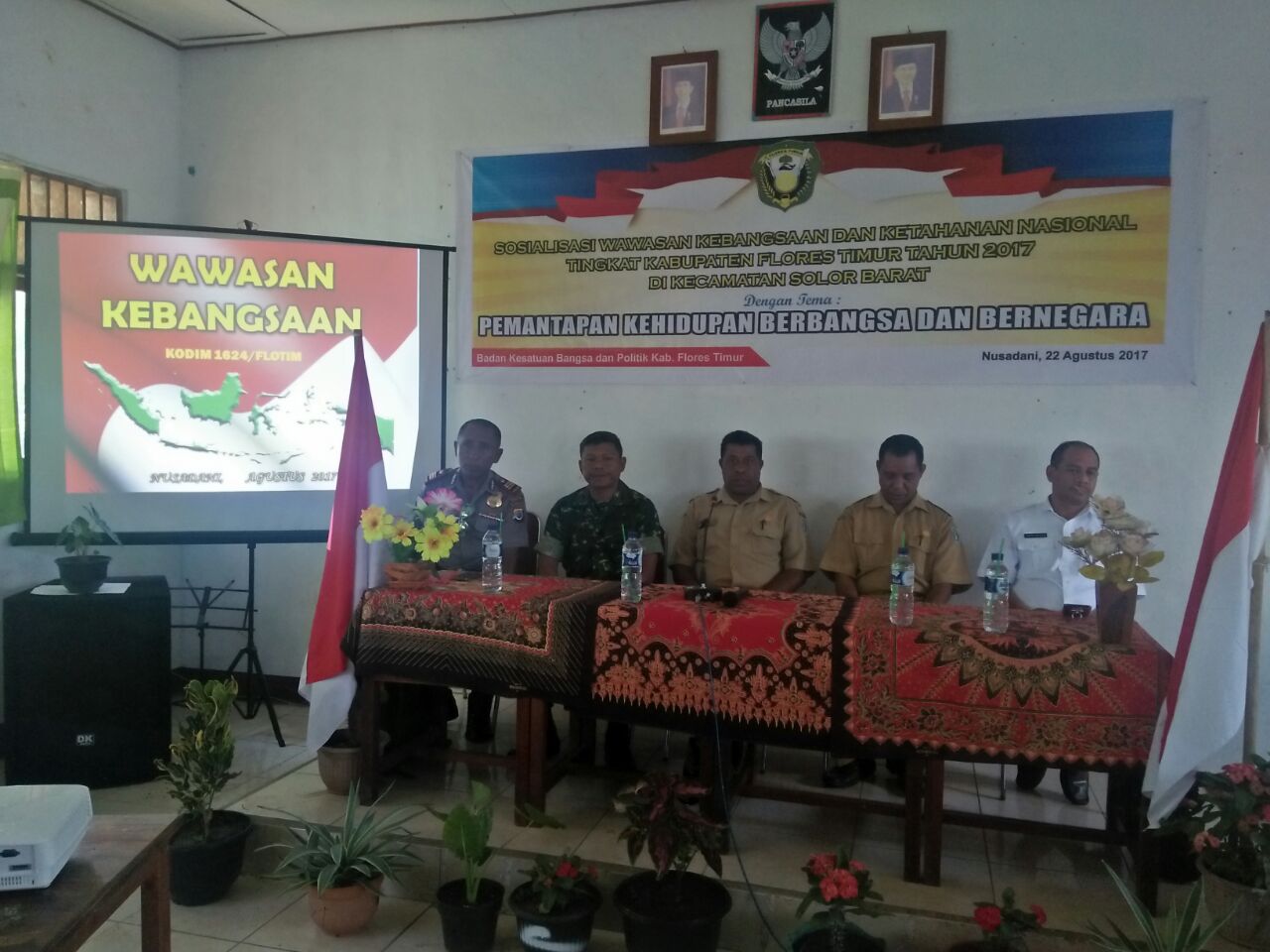 Kasat Binmas Polres Flotim Beri Penyuluhan Tentang Wawasan Kebangsaan dan Ketahanan Nasional Kepada Siswa SMA Negeri  1  Solor Barat
