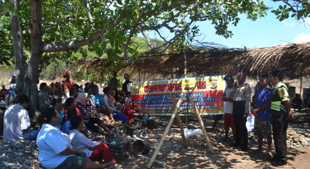 Sosialisasi Tentang Penanggulangan Karhutla ke Desa – Desa oleh Tim Satgas Ops Bina Karuna 2017 Polres Flotim