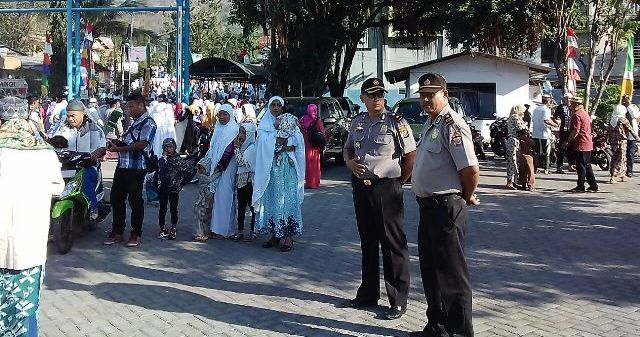 Personil Polres Flotim Pam Giat Sholat Idul Adha 1438 H Tahun  2017