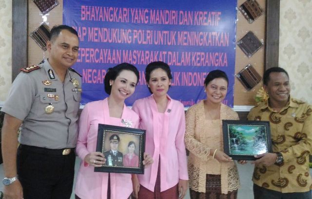 Syukuran Peringati Puncak HKGB Ke 65 di Meriahkan Oleh Ibu – Ibu Bhayangkari Polres Flotim