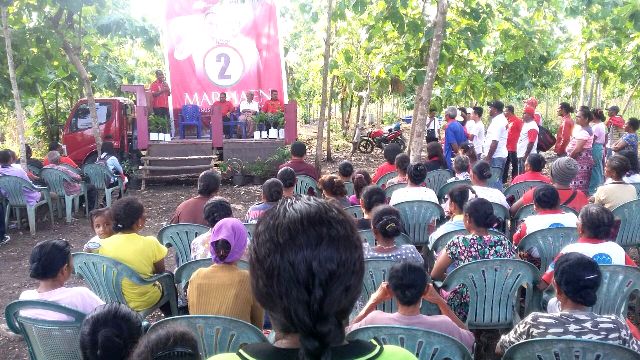 Pengamanan Kampanye Dialogis Calon Wakil Gubenur NTT Tahun 2018 di Desa Kalelu Oleh Anggota Polsek Solor Berjalan Aman