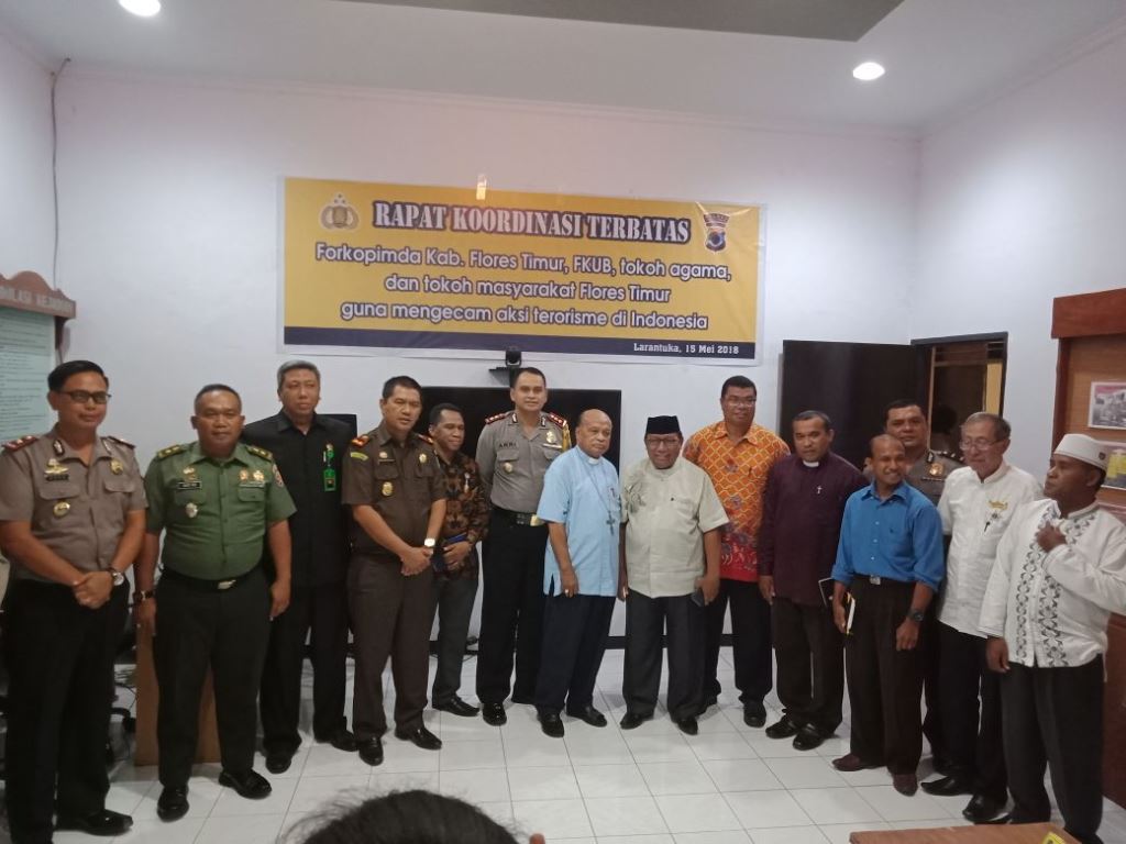 Kapolres Flotim Pimpin Rapat Koordinasi Terbatas bersama Forkopimda, FKUB, Tokoh Agama dan Tokoh Masyarakat Flotim Guna Kecam Aksi Terorisme di Indonesia