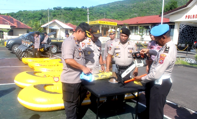 Siaga Penanggulangan Bencana Alam, Kapolres Flotim Cek Kelengkapan Sarana Prasarana Polres